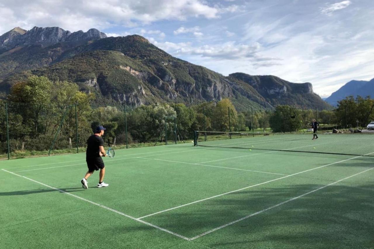 The Green Fee Close To The Golf Course And 5 Minutes From The Lake Giez Exterior foto